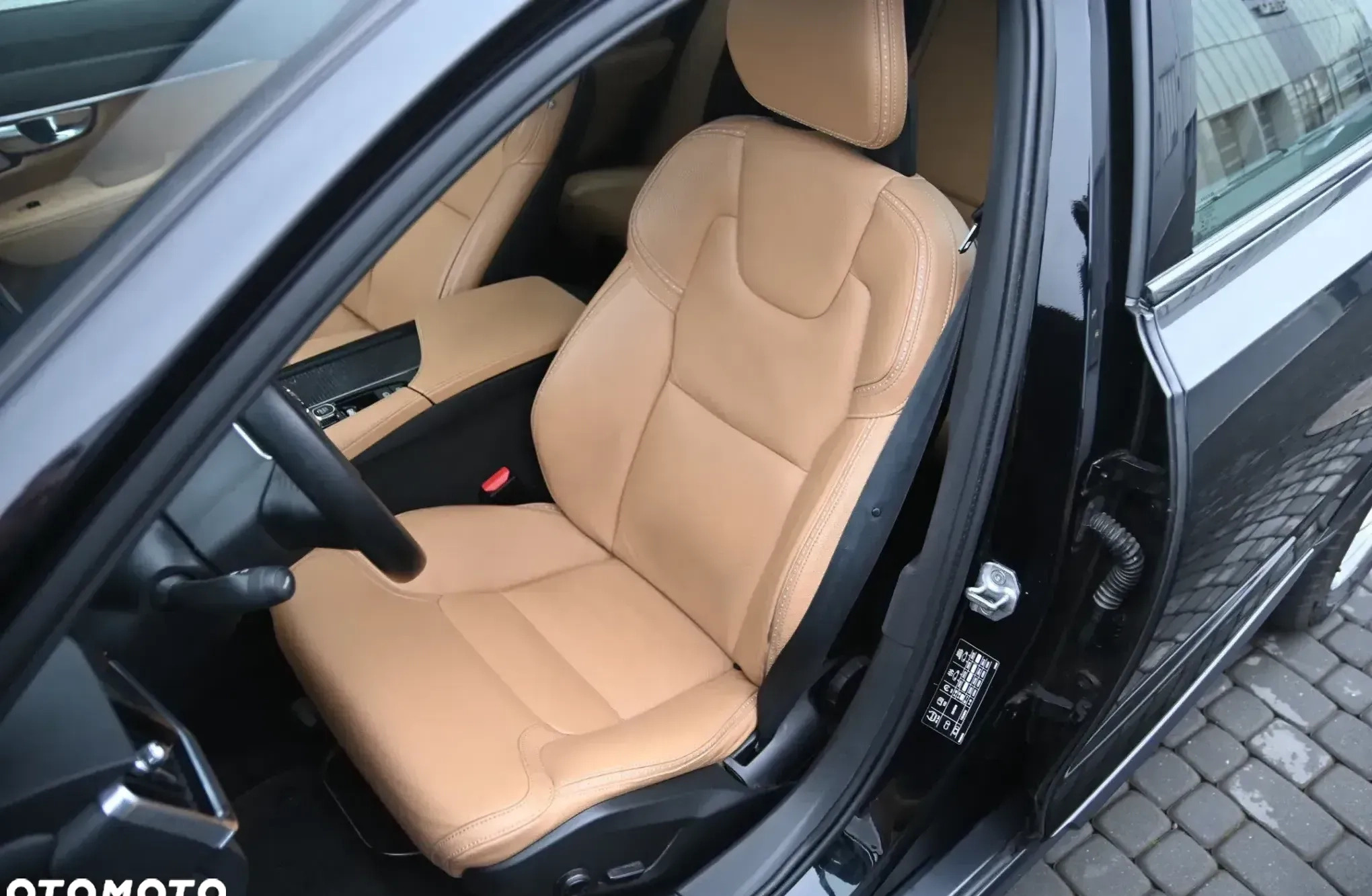 Volvo V90 Cross Country cena 103000 przebieg: 219518, rok produkcji 2017 z Lwówek małe 379